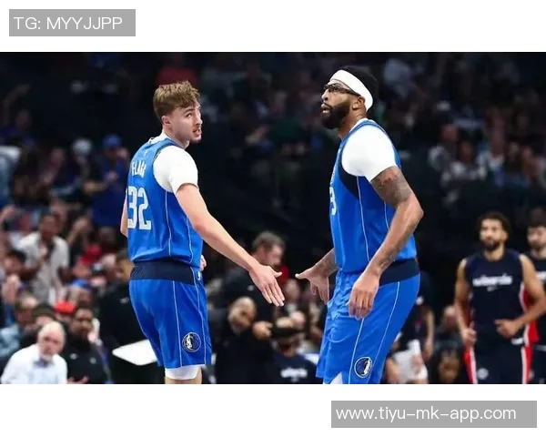 弗拉格称赞莱昂纳德为攻防一体的顶尖球员一直是我努力追求的目标 弗拉格称赞莱昂纳德为攻防一体的顶尖球员一直是我努力追求的目标