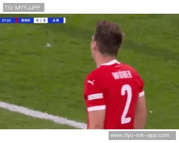 姆巴佩突入禁区遭对方侵犯却未获裁判判罚引发争议 姆巴佩突入禁区遭对方侵犯却未获裁判判罚引发争议