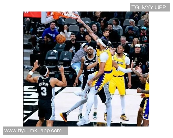 浓眉上半场火力全开13投8中砍下21分6篮板助球队领先对手