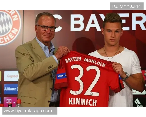 拜仁慕尼黑发布圣诞海报诺伊尔基米希于帕梅卡诺送祝福