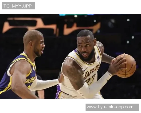 詹姆斯生涯总助攻达13754次距离超越保罗仅差32次