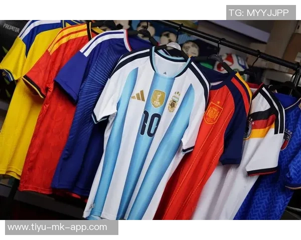 阿迪达斯发布日本国家队2026世界杯客场球衣设计细节曝光袖口采用纯黑风格 阿迪达斯发布日本国家队2026世界杯客场球衣设计细节曝光袖口采用纯黑风格